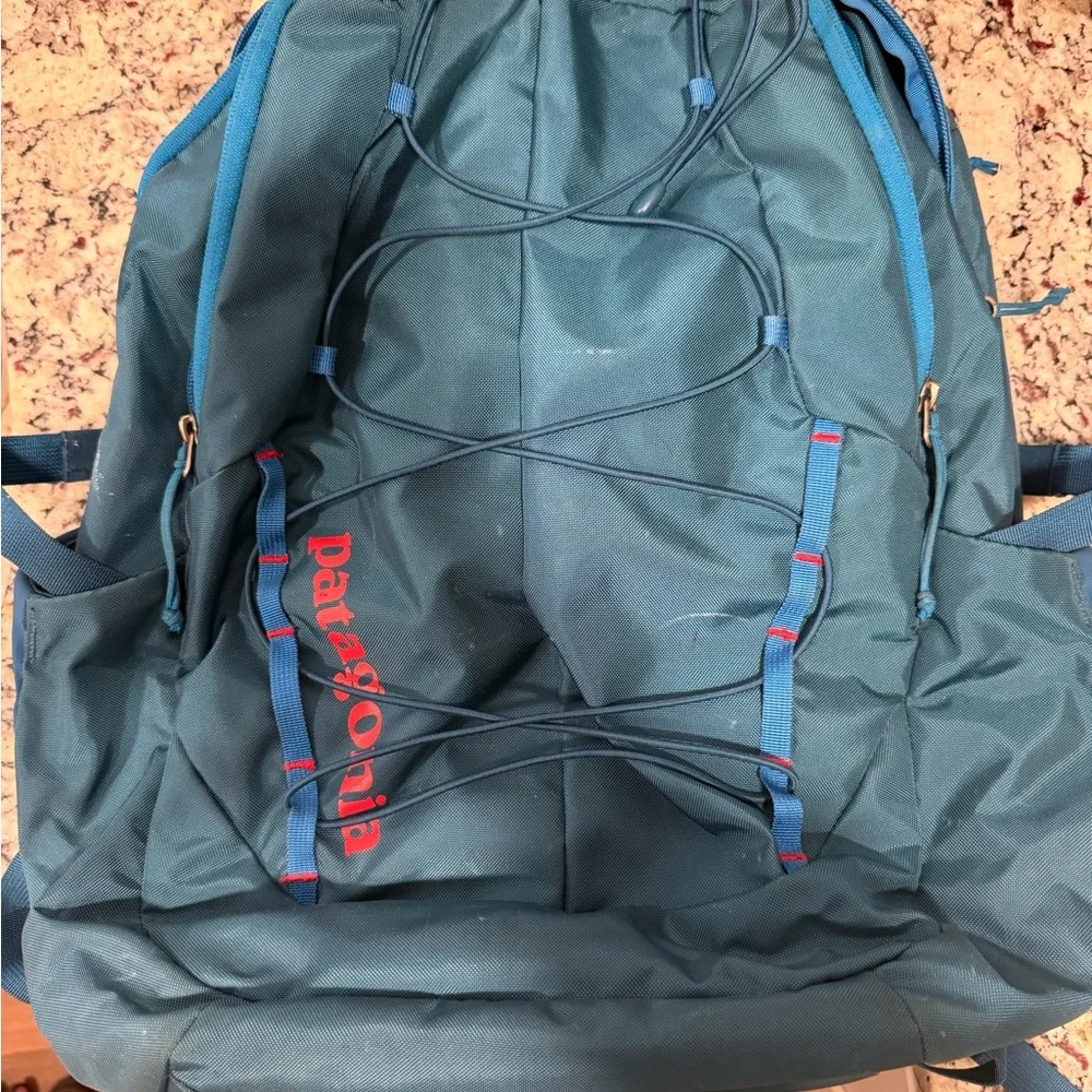 Patagonia Teal and Red Men's Backpack - Picture 1 of 2